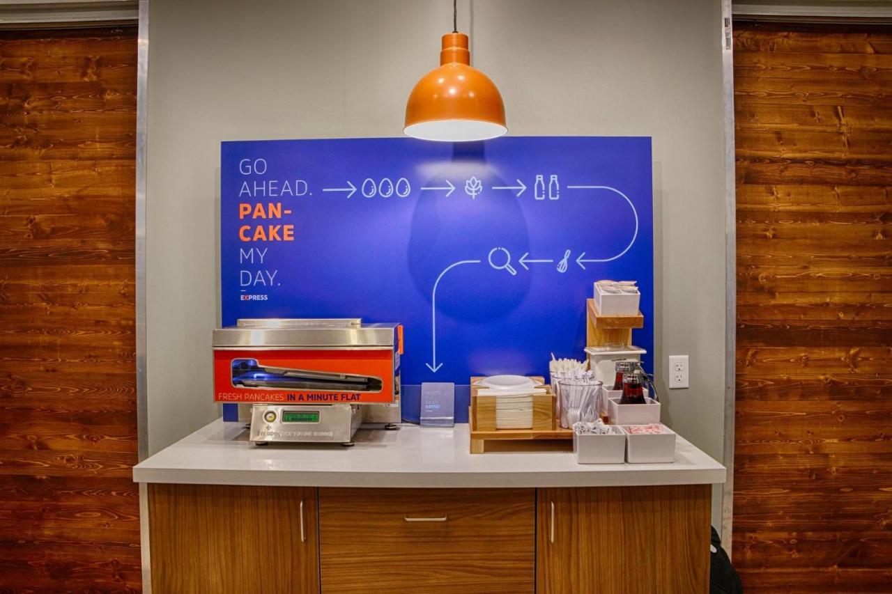 Holiday Inn Express & Suites - Austin - Manor By Ihg エクステリア 写真